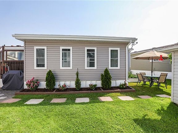 3rd image of 3033 Townline Rd #343