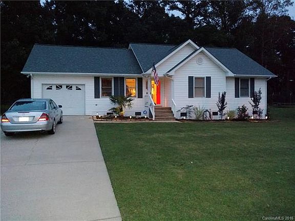 2nd image of 3572 Carington Ln