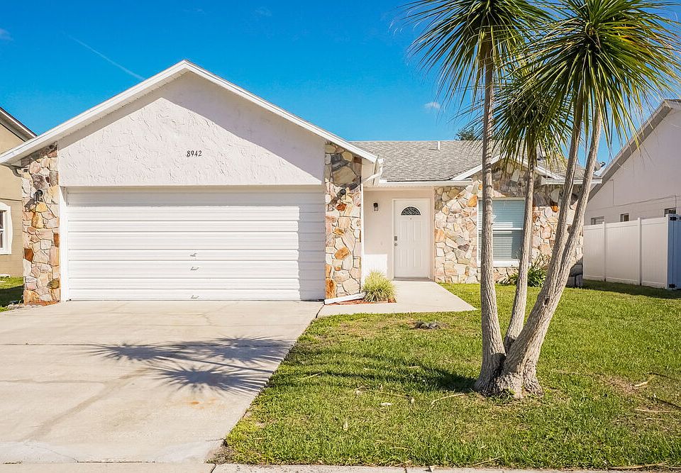1st image of 8942 Valencia Gardens Dr