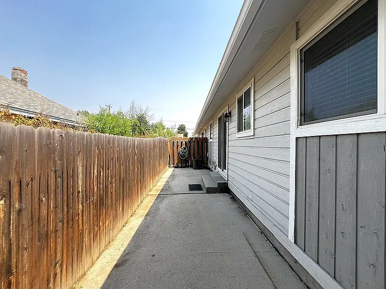 1318 S Michigan Ave — Photo 24