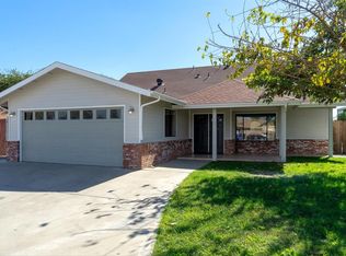 550 N Kensington Pl, Porterville, CA 93257