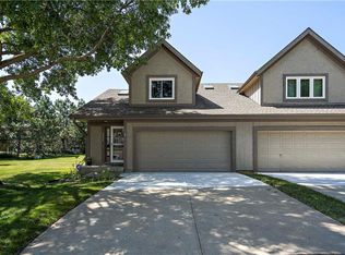 8223 NW Barrybrooke Ct, Kansas City, MO 64151