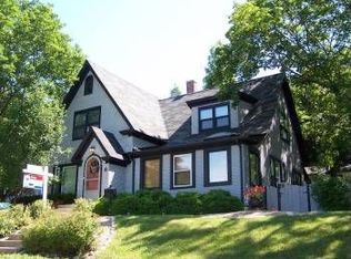 8 N Van Buren St, Dundee, IL 60118