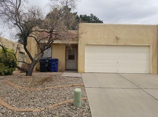 6920 Black Pine Pl NE, Albuquerque, NM 87109