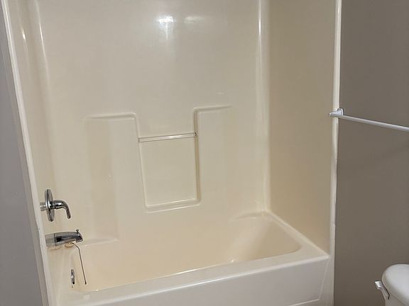 2nd image of 701 Richwood Ave #305
