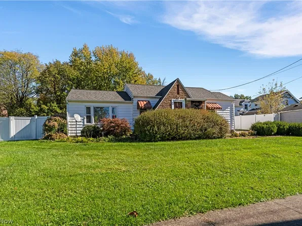 417 Otis Ct, Girard, OH 44420