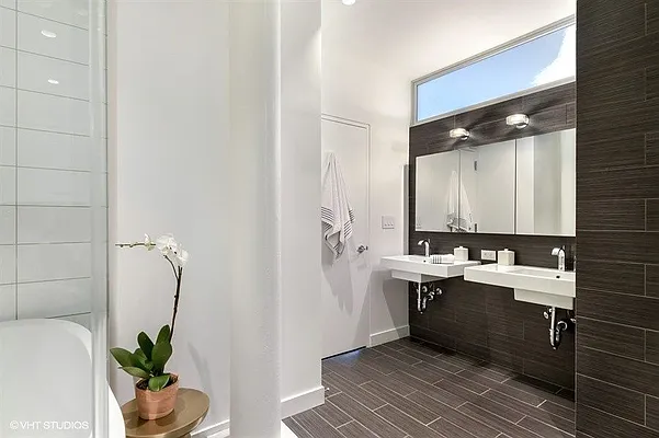 Sold by Mont Sky Real Estate | media 17