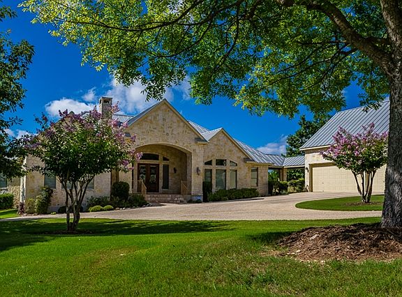 4th image of 3308 Arrowhead Dr