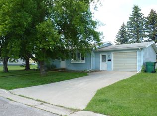 619 6th Ave S, Carrington, ND 58421