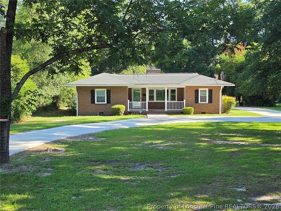 1st image of 216 Country Club Dr