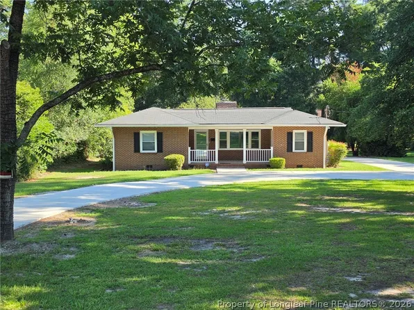 216 Country Club Dr, Fayetteville, NC 28301