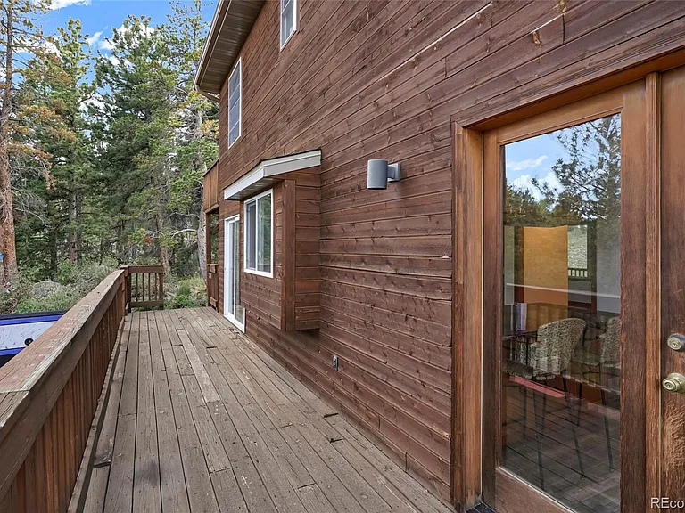 687 Crescent Lake Rd — Photo 27