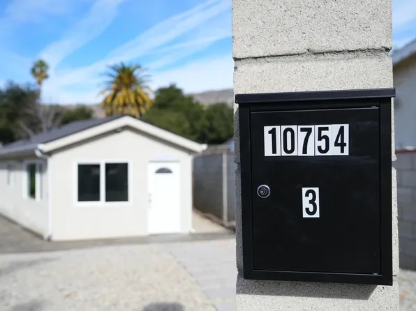 10754 Big Bend Ave #3, Sunland, CA 91040