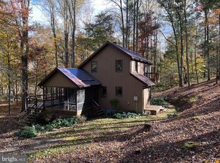812 Amberwood Ln, Great Cacapon, WV 25422