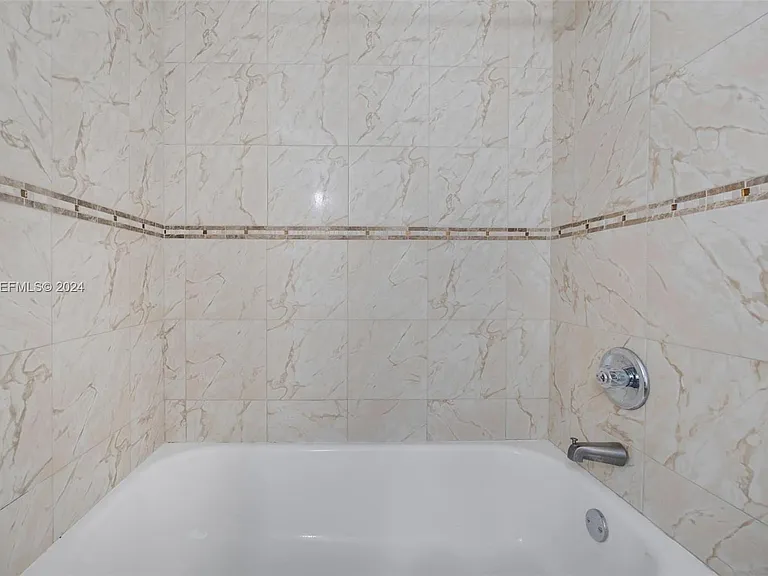 1250 SW 113th Ter — Photo 13