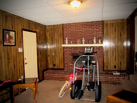 4th image of 705 Woody Dr