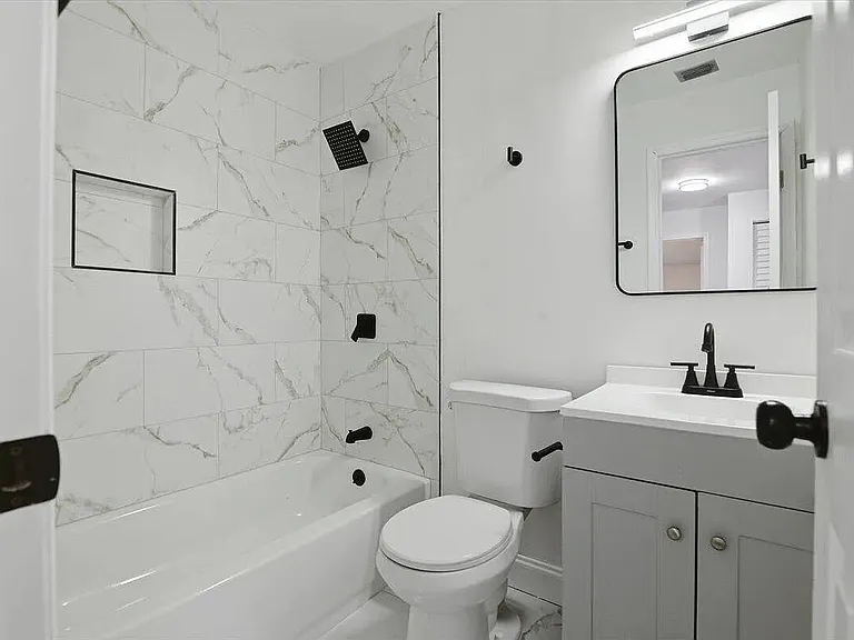 270 SW 10th Ave #A — Photo 10