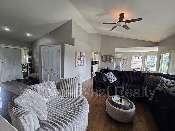 4th image of 891A Westview Way