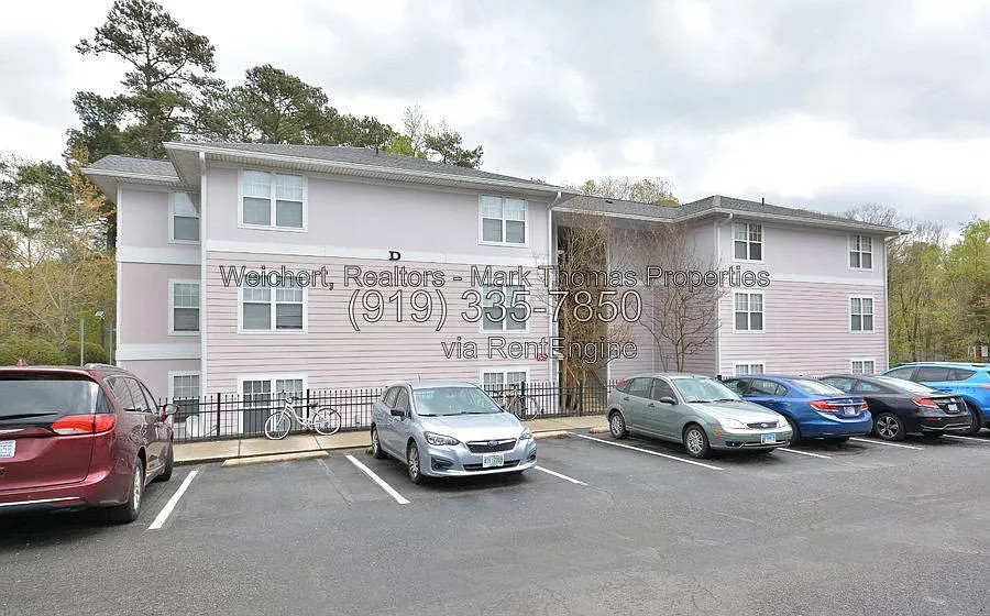 3 bed, 3.0 bath, 1426 sqft, $1,800 — Photo 3