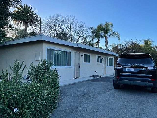 2nd image of 248 E 10th Ave