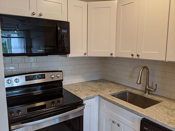 5th image of 1460 N Sandburg Ter APT 507A