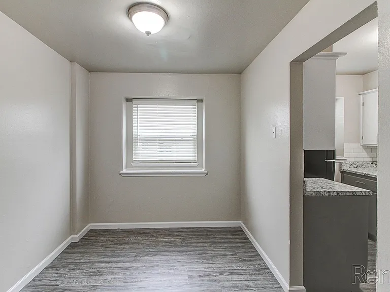 Yukon Heights Apartments — Photo 35