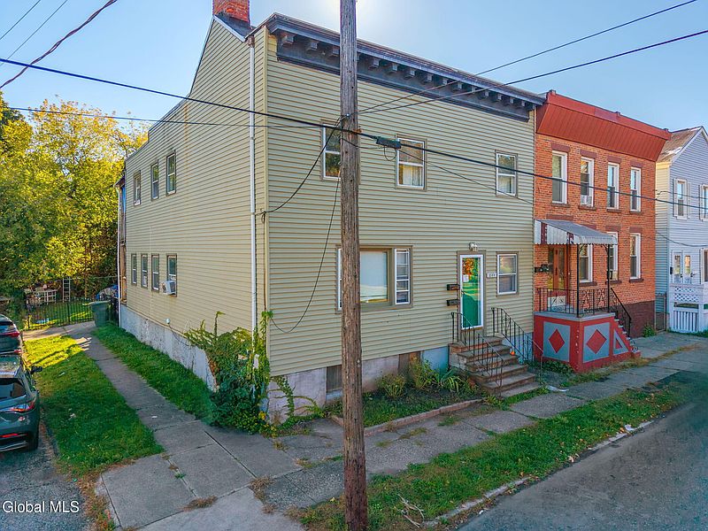 2nd image of 2344 Broadway