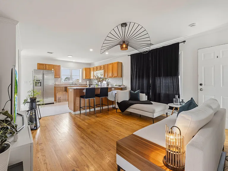 22 Chappelle St #3 — Photo 27