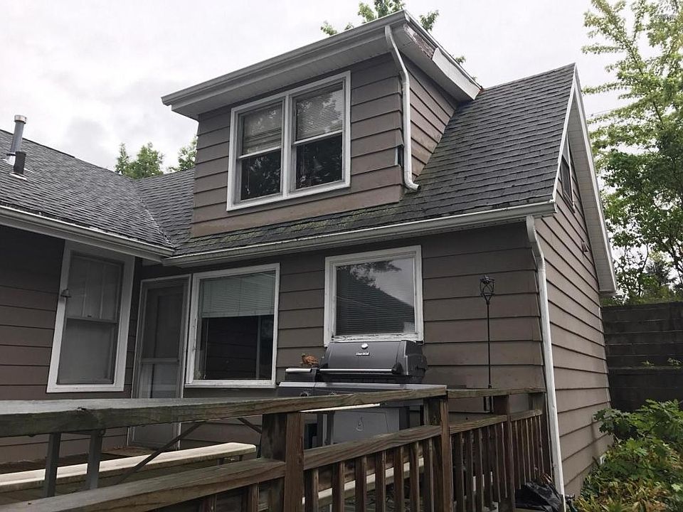 2nd image of 32318 South St
