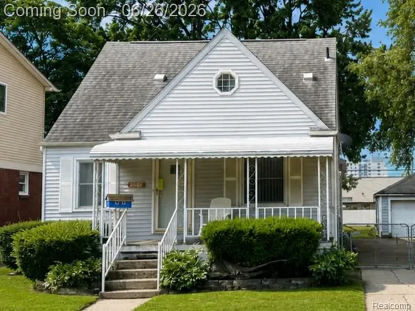 8056 Central Ave, Center Line, MI 48015