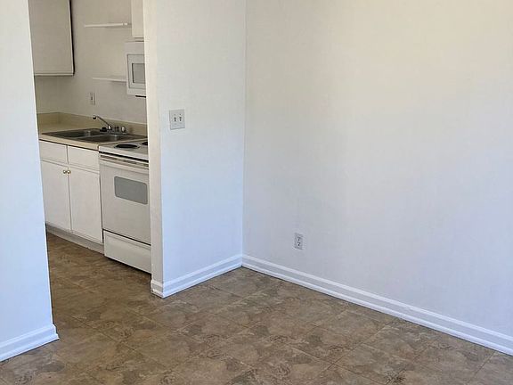 4th image of 3505 Kenbrooke Ct