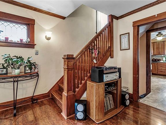 4th image of 89 Lakewood Ave