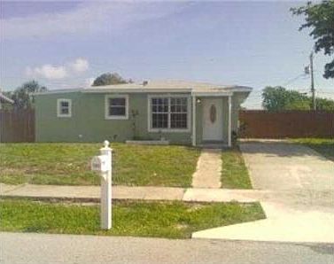 2nd image of 121 NE 17th Ave