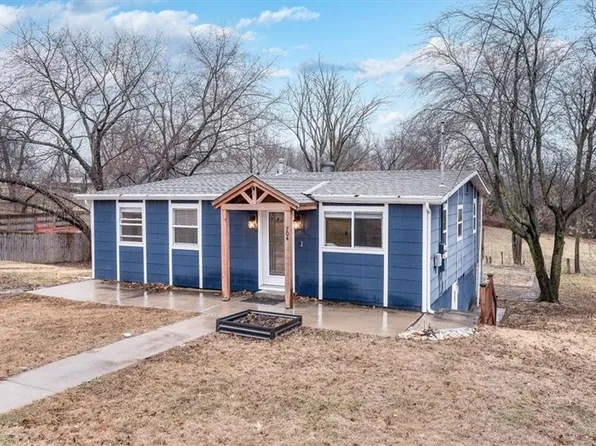 704 E Connie St, Lansing, KS 66043