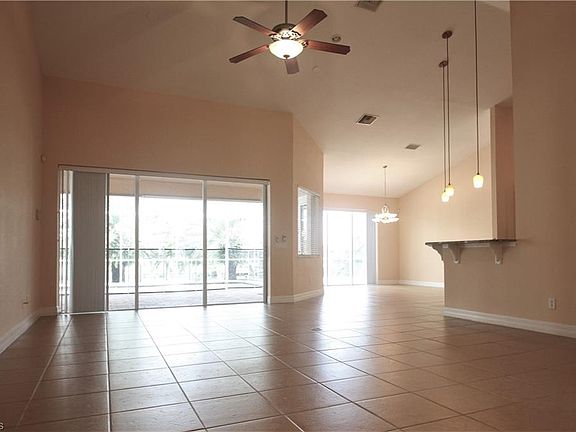 4th image of 3129 SW 26th Pl
