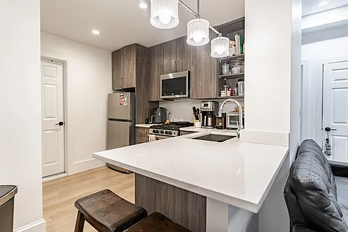 54-56 Burbank St #1 Photo 1