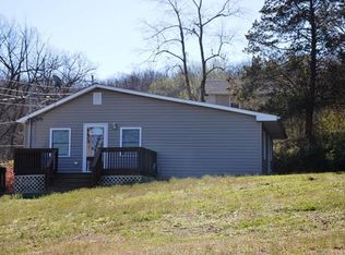 702 Dodd Dr, Waynesville, MO 65583