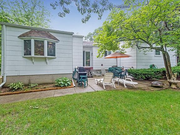5th image of 55 Morris Dr