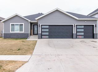 6012 Kodiak Ln, Horace, ND 58047