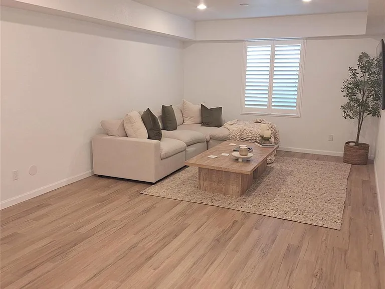 7958 Adams Fork Ave — Photo 35