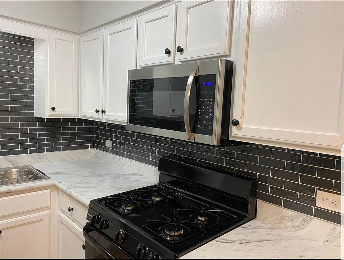 10310 Ridgeland Ave — Photo 1