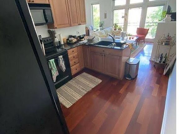 4th image of 1934 N Oakley Ave #1