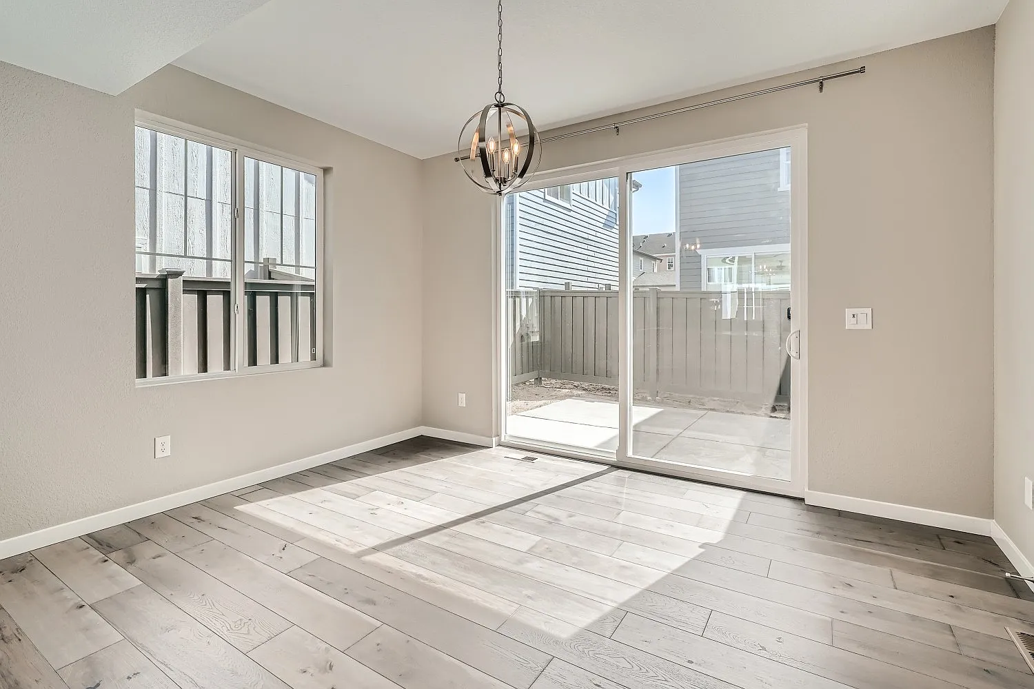 3 bed, 2028 sqft, $2,700 — Photo 4