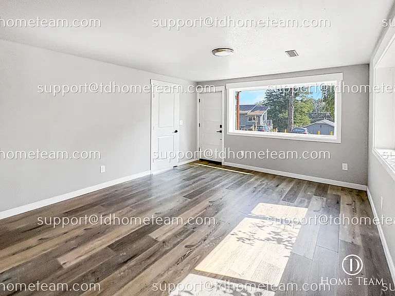 405 Maple Ave NW — Photo 16