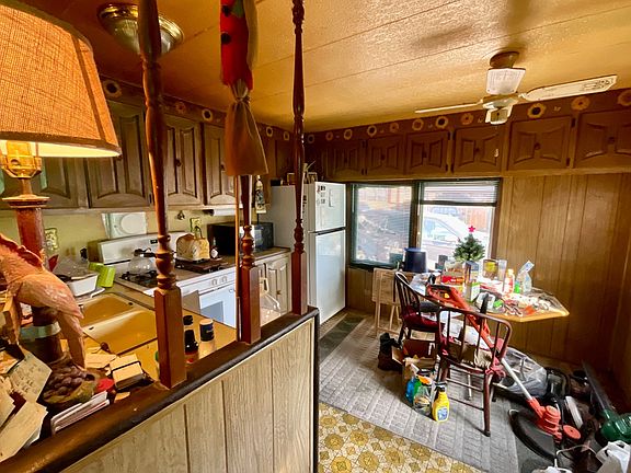 2nd image of 322 Lucky Ln