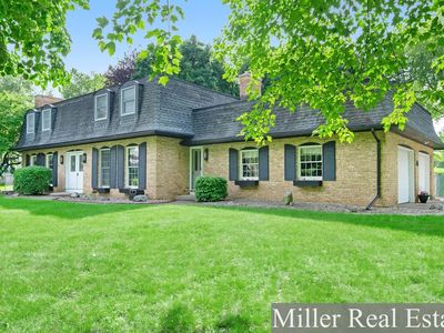 907 N Glenwood St, Hastings, MI, 49058