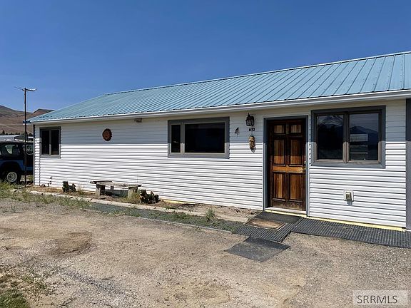 2nd image of 610 Apex Ln