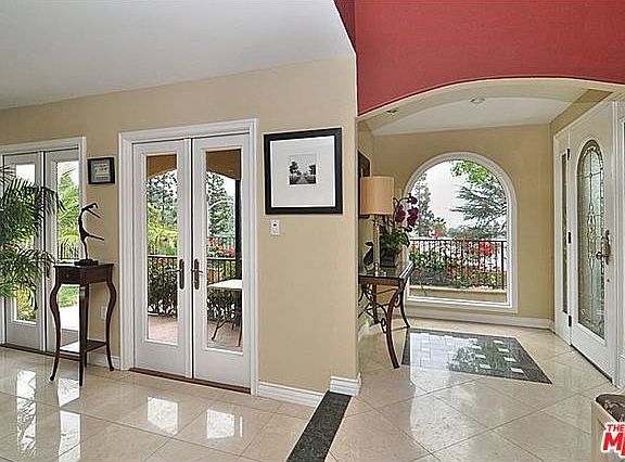 3rd image of 6321 Innsdale Dr