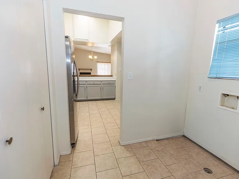 3030 Hillrise Dr — Photo 7