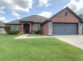 10913 Augusta Dr, Jenks, OK 74037